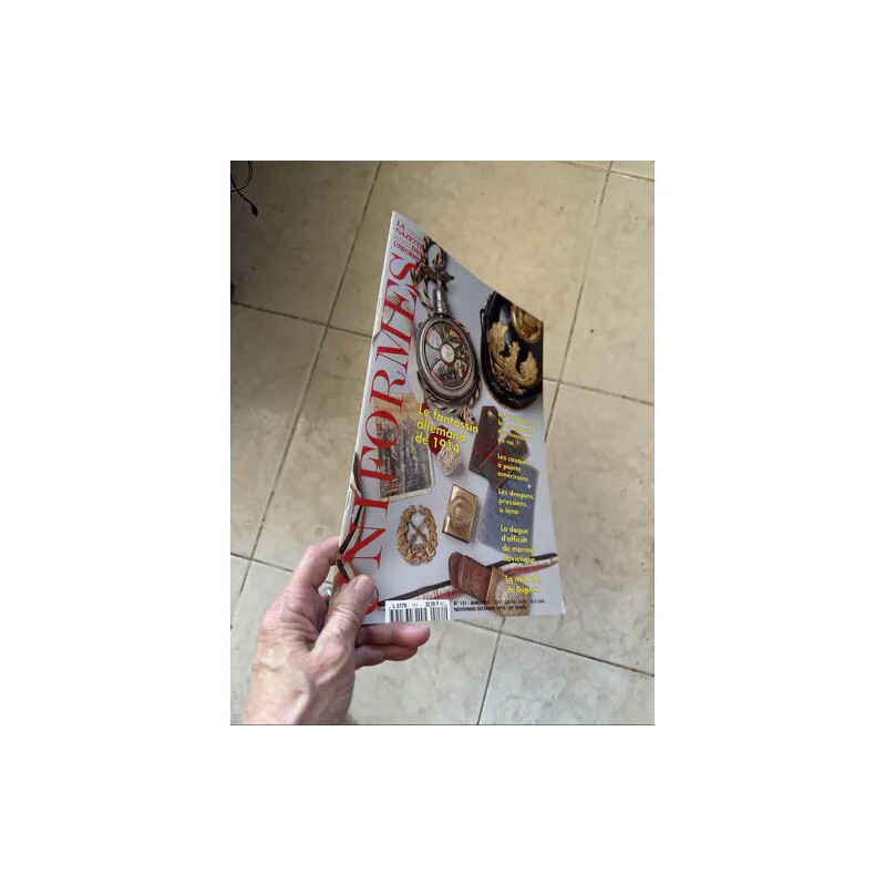 LA GAZETTE DES UNIFORMES 151