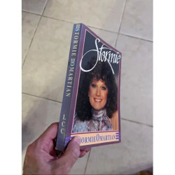 STORMIE OMARTIAN SAUVEE PAR LA PRIERE DE LA DROGUE