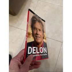 DELON LES MYSTERES D'UN MYTHE COLLECTION UNE STAR A LA UNE PAR ZOE...